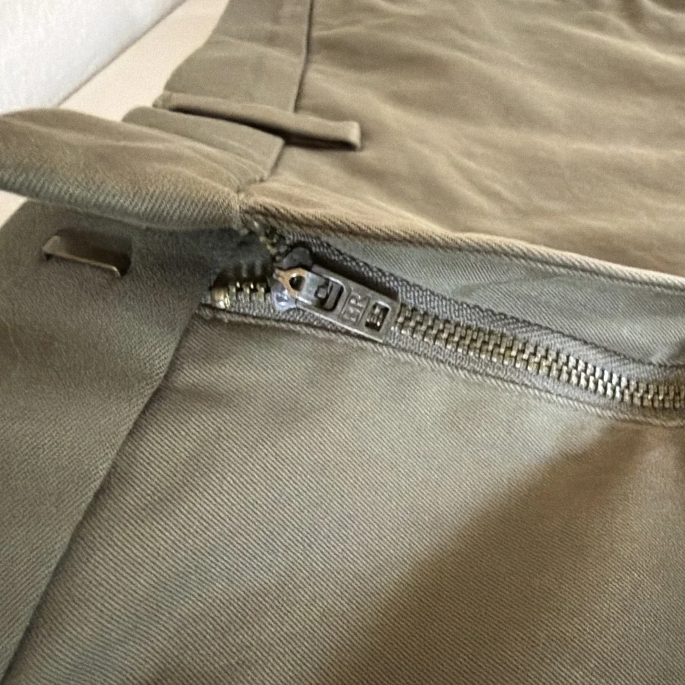 Banana Republic Men's 42x32 Green Twill Stretch Chino Straight Flat Front Pants